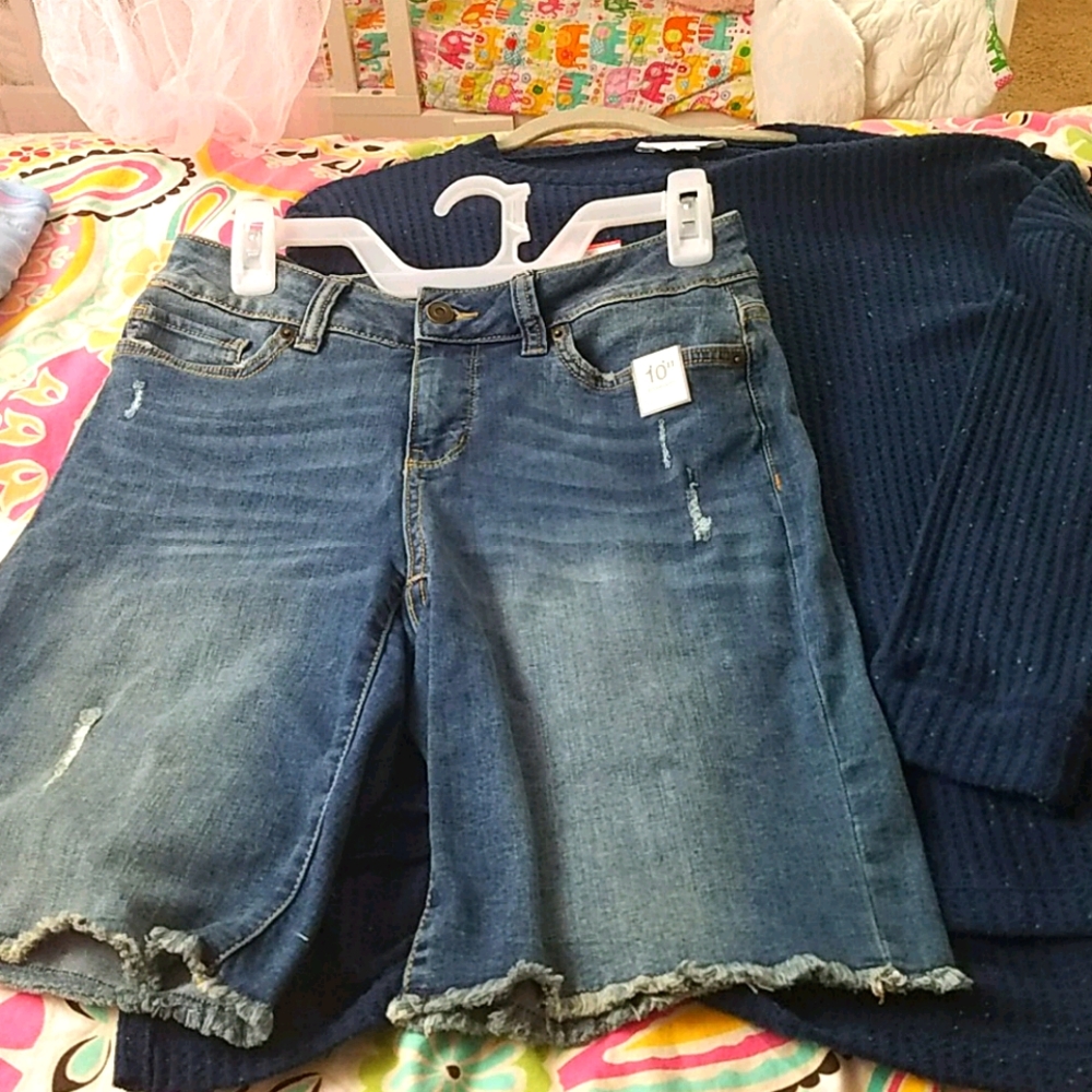 Bundle of Tunic sweater and short size 4